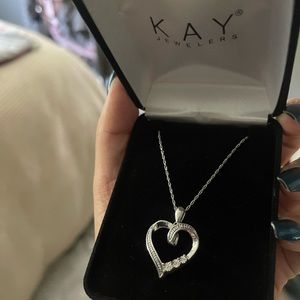 BRAND NEW never worn Kay Jewelers Diamond Heart necklace